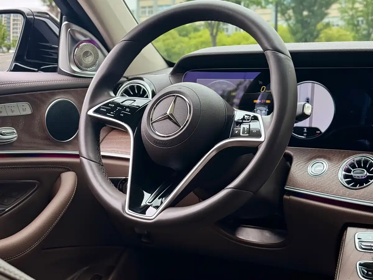 Mercedes-Benz E-Class 2023 E 300 L Fashion фото 11