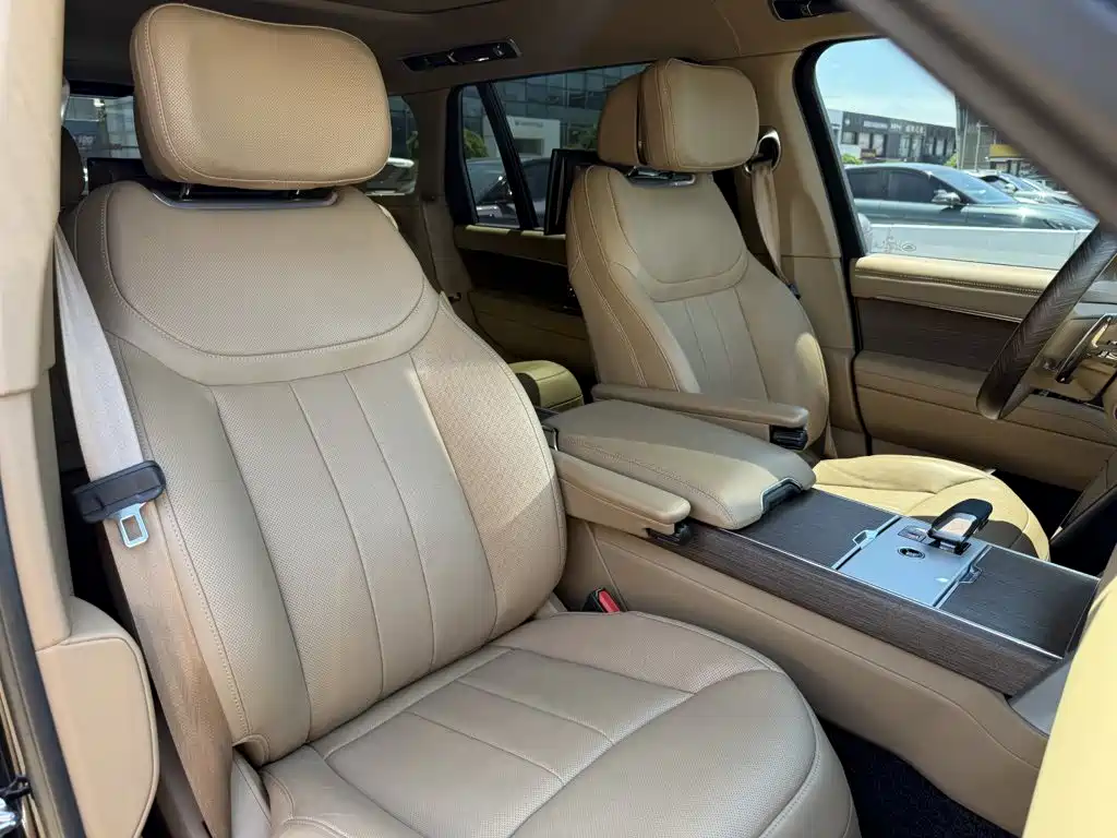 Land Rover Range Rover 2025 2025 3.0 L6 400PS Genesis Extended Wheelbase