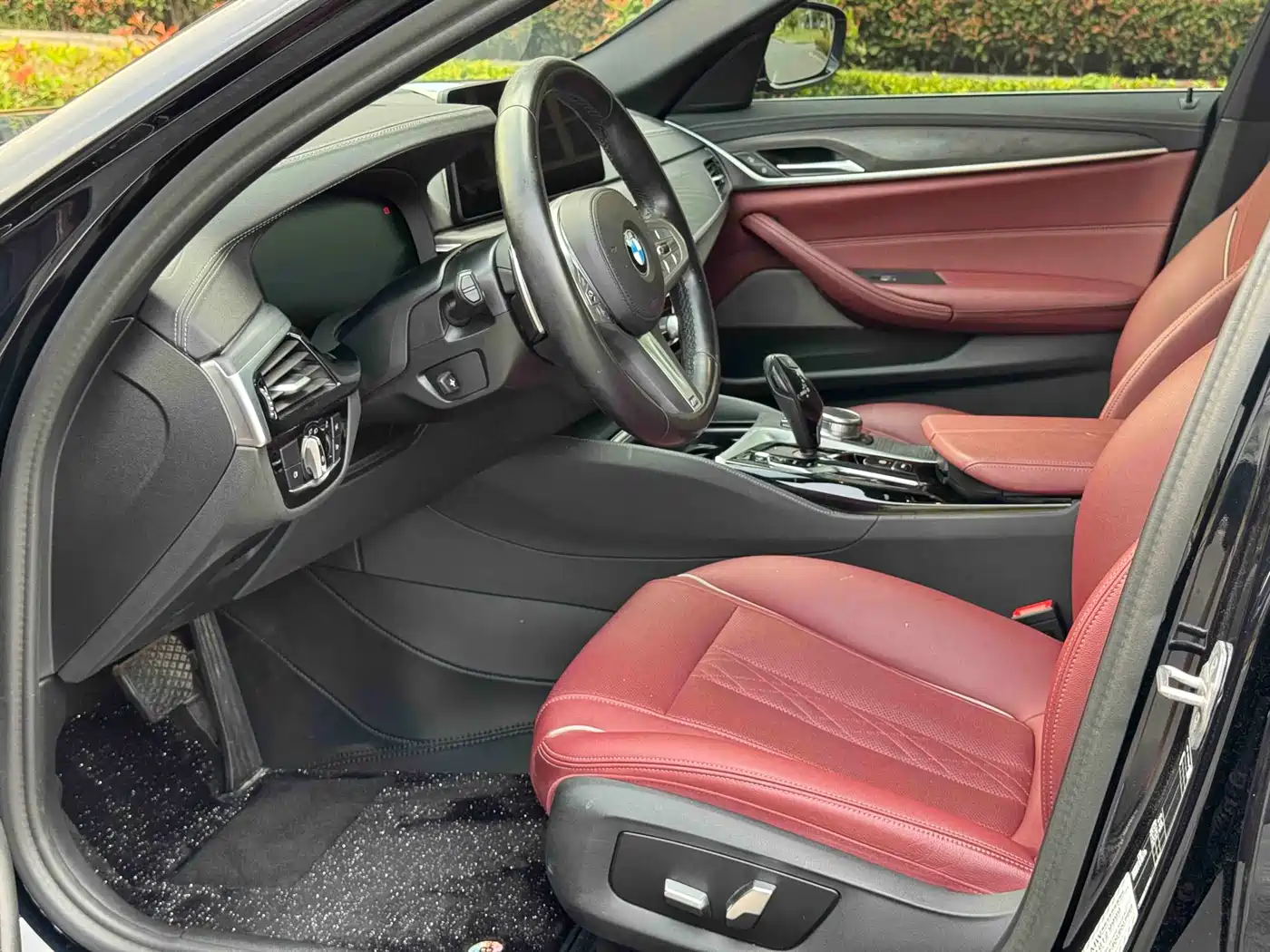 BMW 5 Series 2023 530Li Leading M Sport Package фото 9