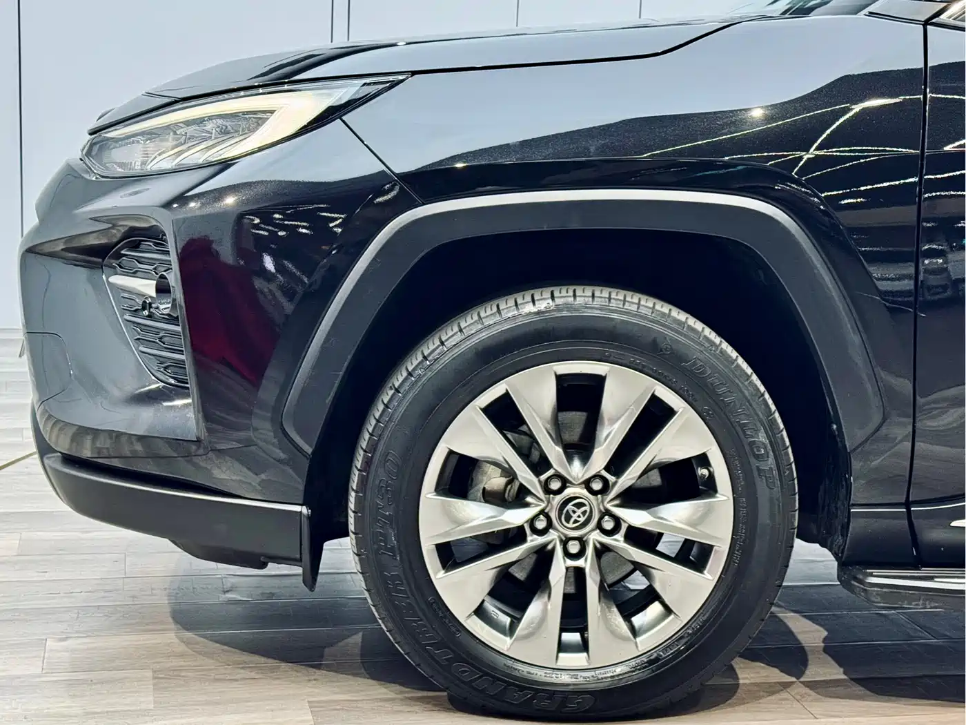 Toyota Wildlander 2022 2.0L CVT FWD Luxury PLUS Edition фото 27