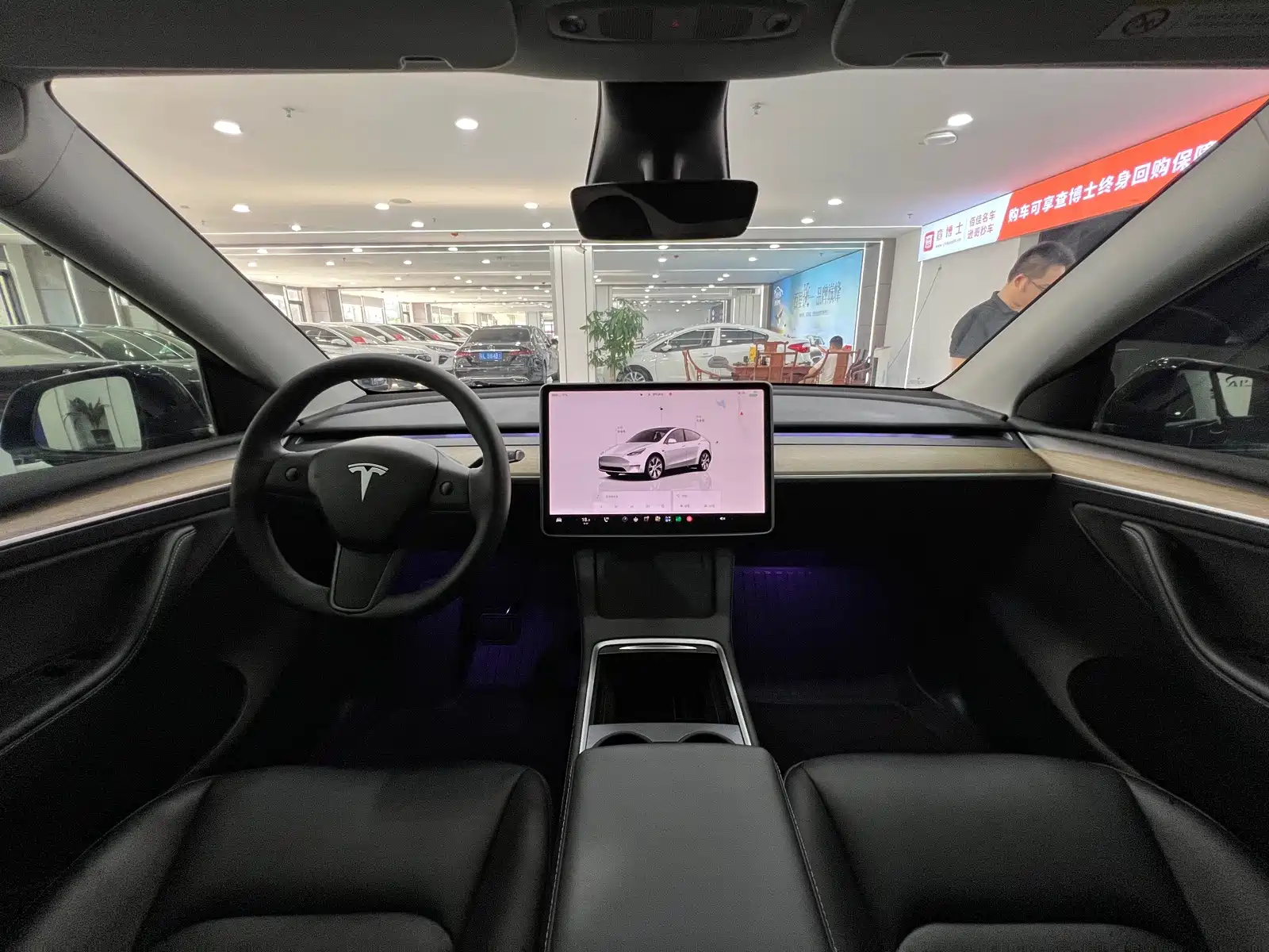Фото 13 - Tesla Model Y