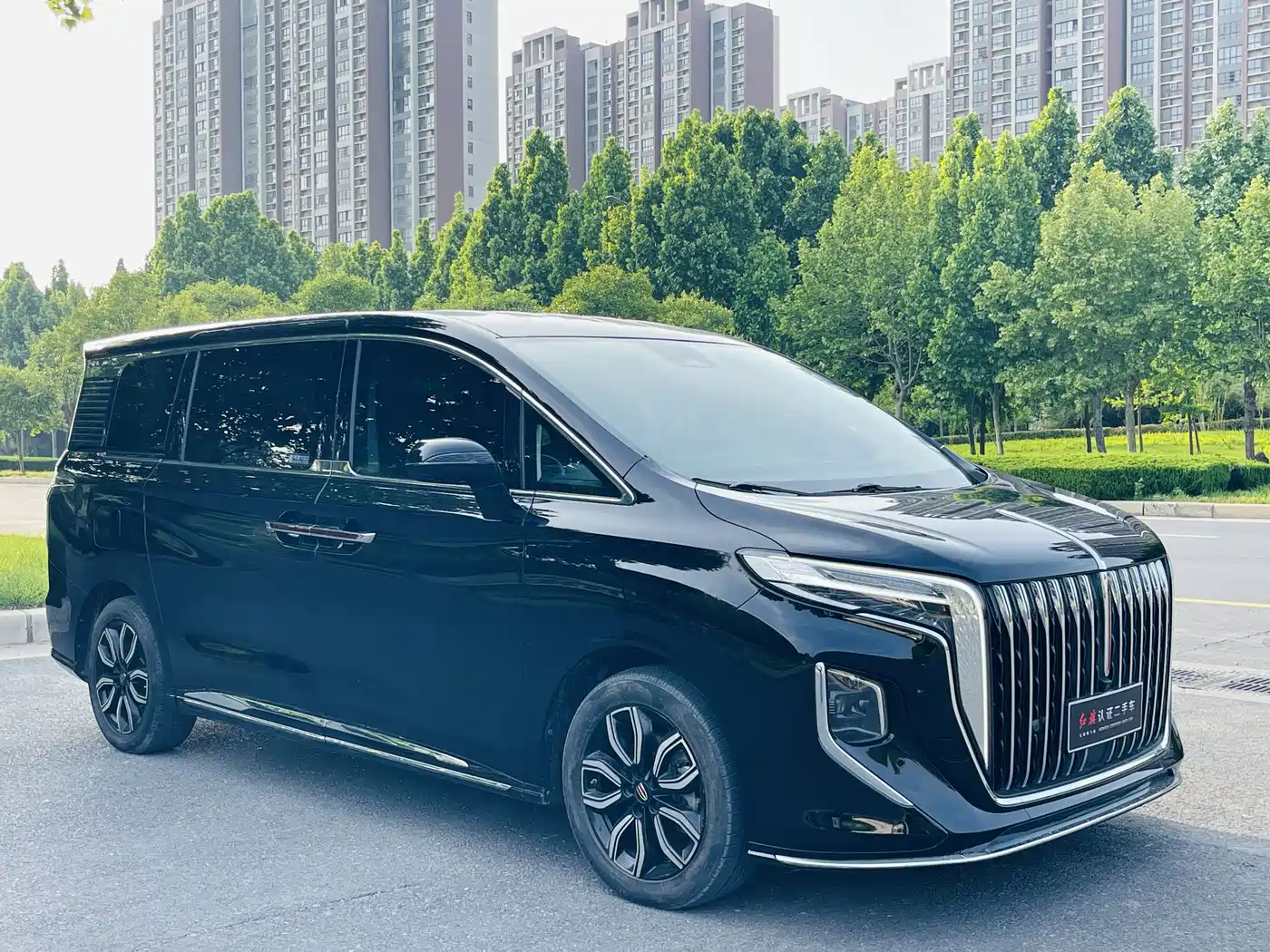 Hongqi HQ9 2023 2.0T Smart Connect Flag Enjoy Edition фото 3