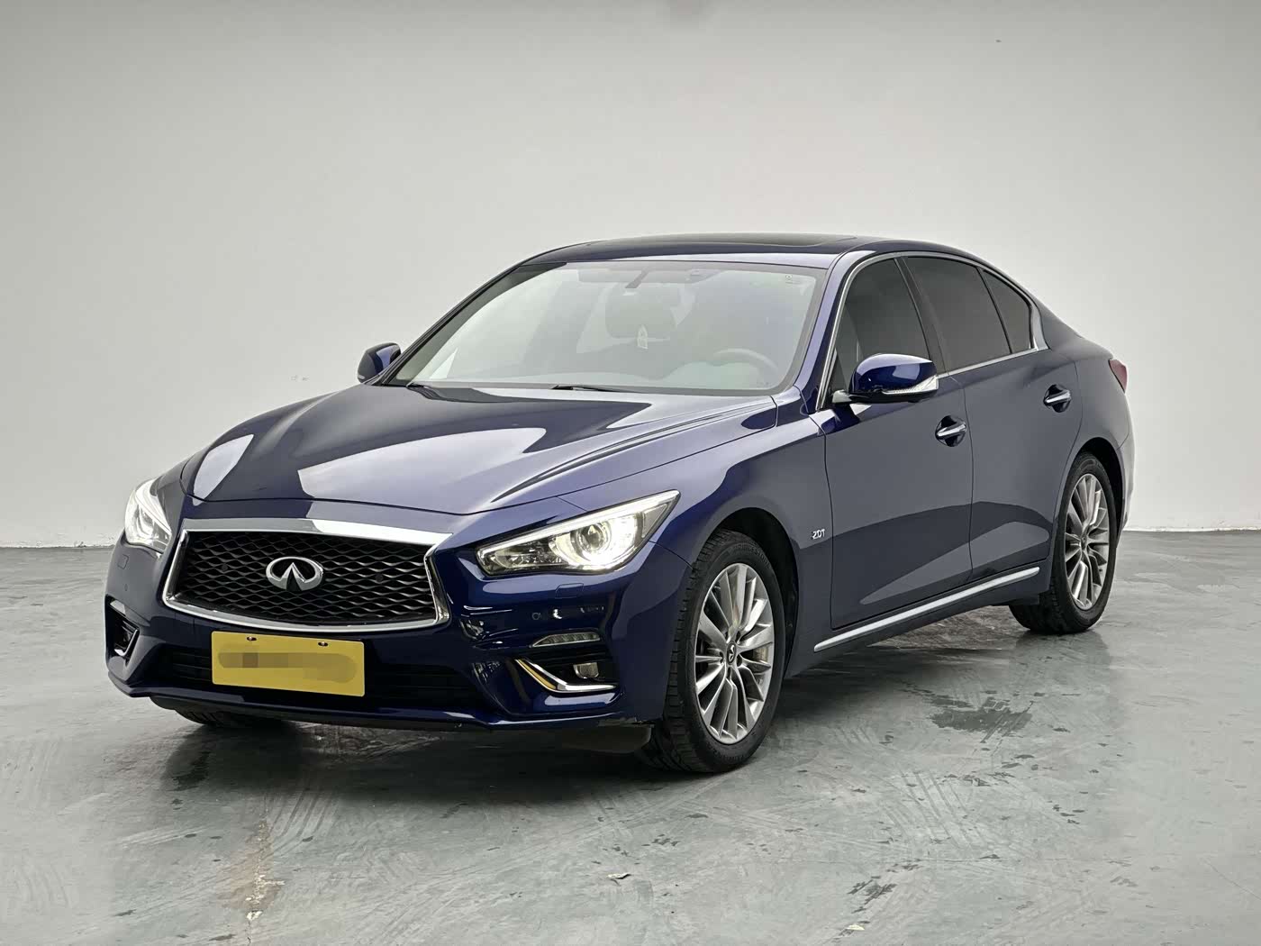 Infiniti Q50L
