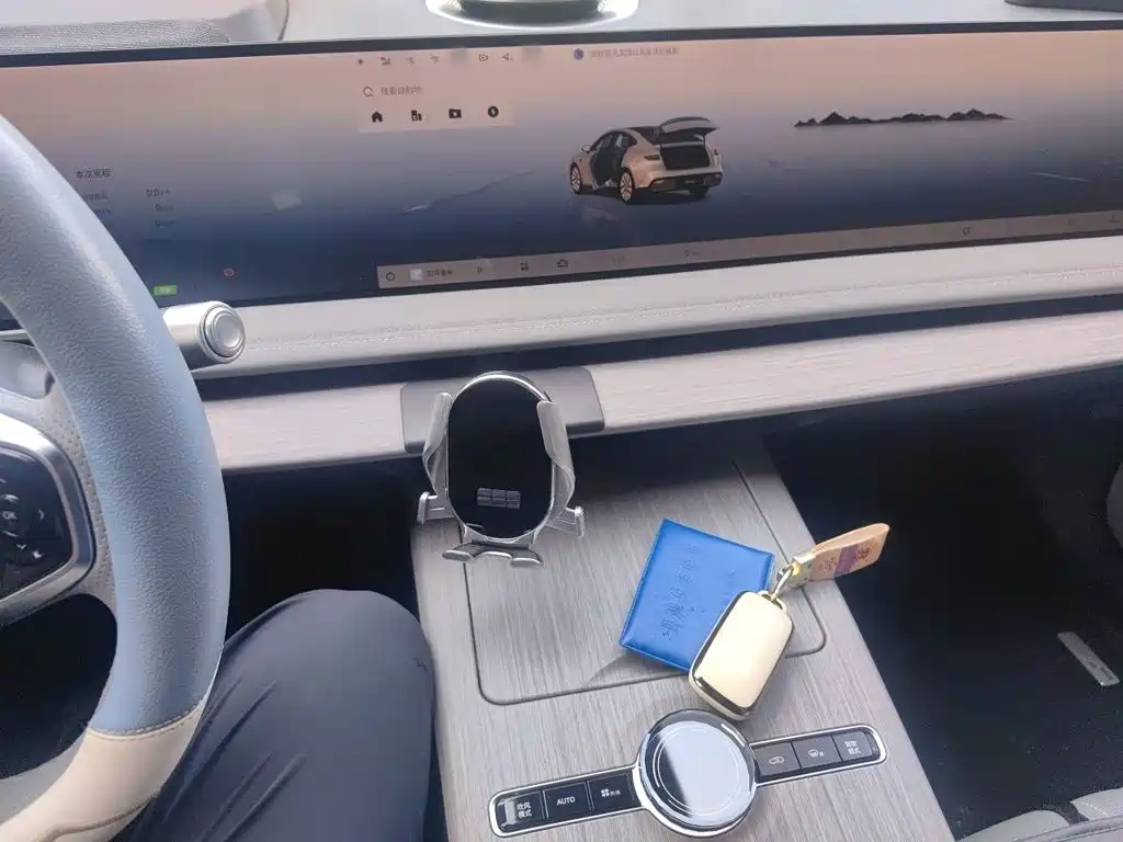 Geely Galaxy Galaxy E8 2024 2024 665km RWD Starship Voyager Edition