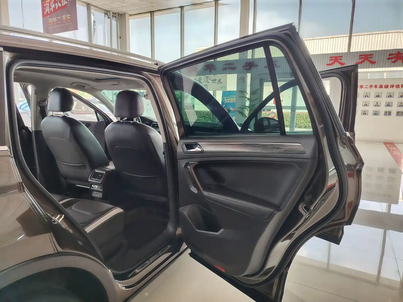 Volkswagen Tiguan L 2017 330TSI Automatic 2WD Luxury Edition фото 5