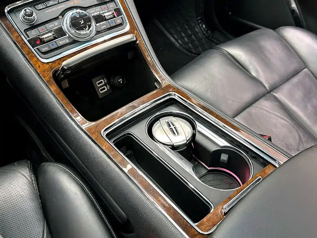 Lincoln Continental 2018 2018 2.0T 2WD Zunxiang Edition