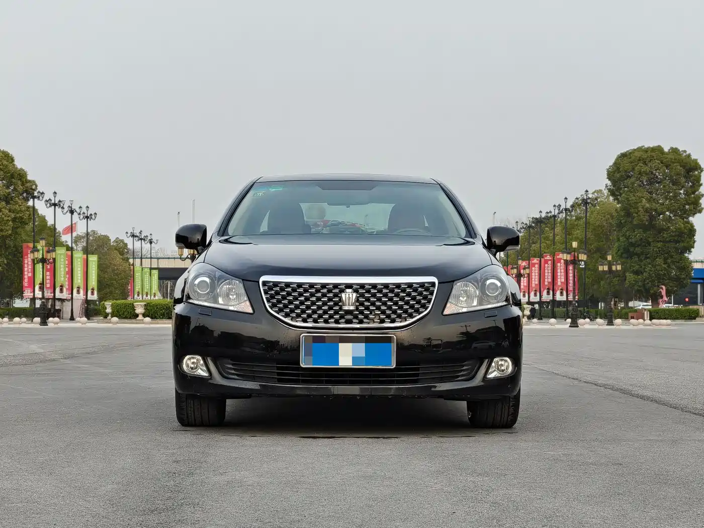 Toyota Crown 2011 2.5L Royal Leather Sunroof Special Edition фото 2