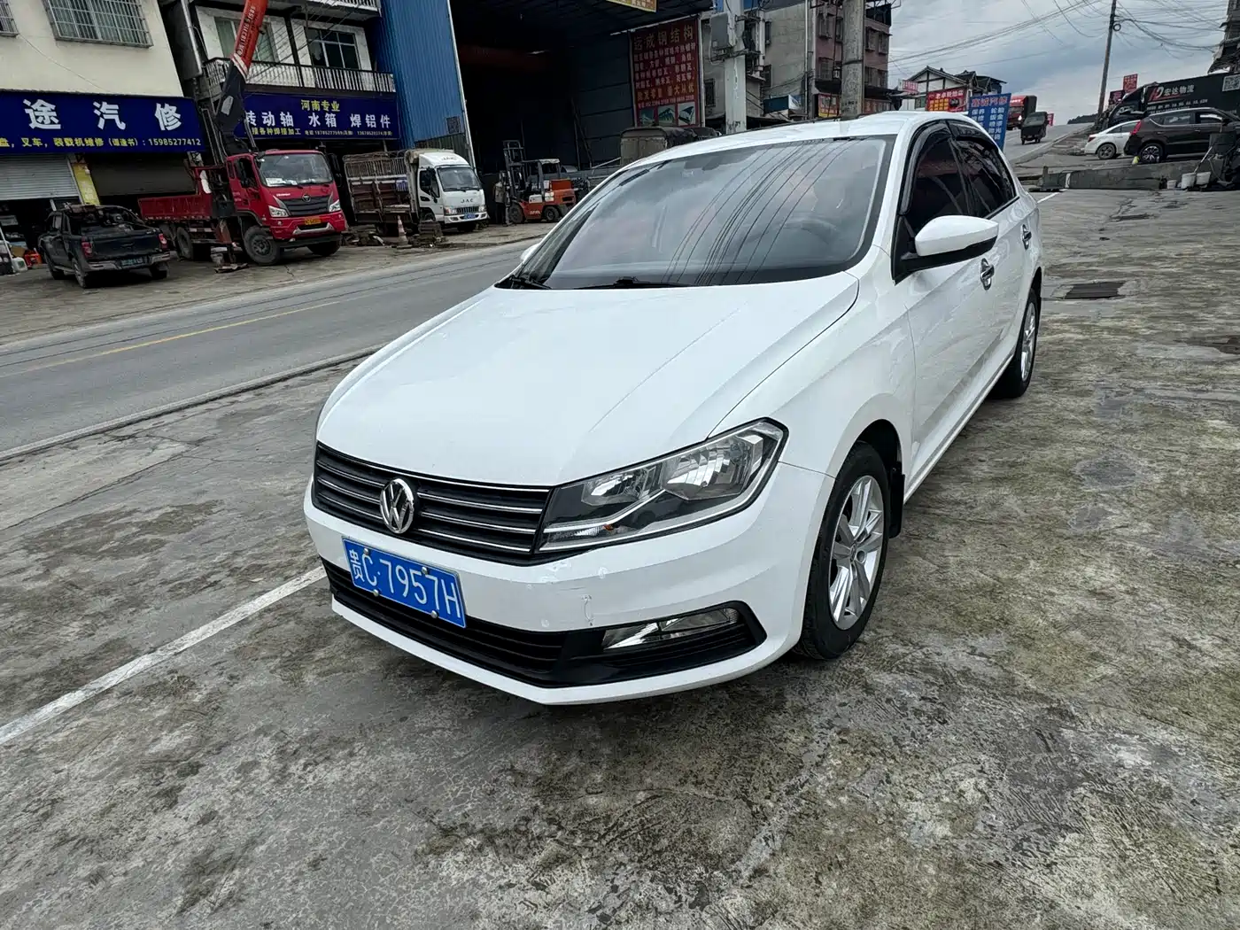 Volkswagen Santana 2016 1.6L Automatic Comfort Edition фото 2