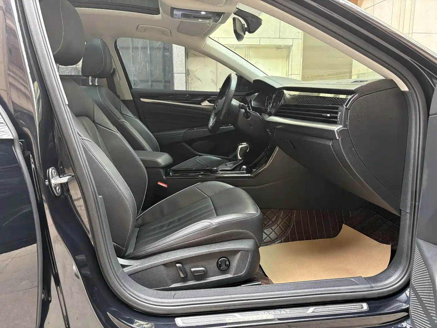 Volkswagen Passat 2022 330TSI Starlight Elite Edition фото 5