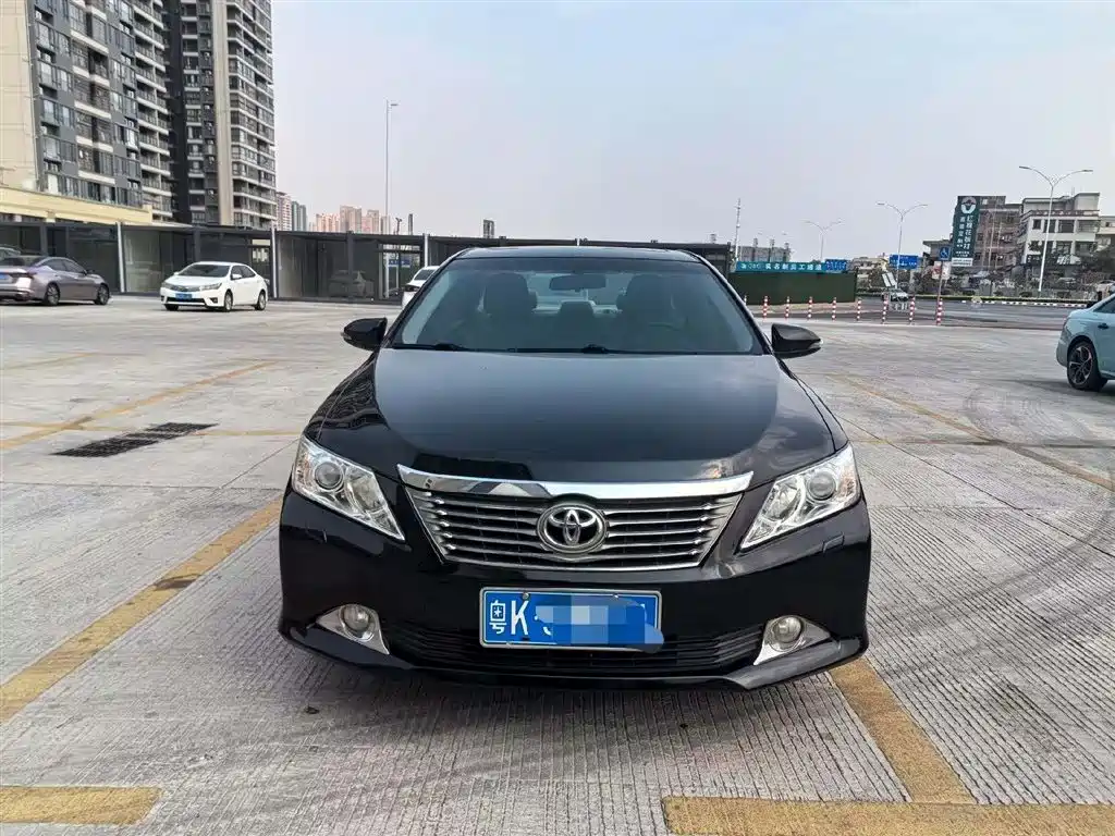 Toyota Camry 2012 2.5G Luxury Edition фото 2