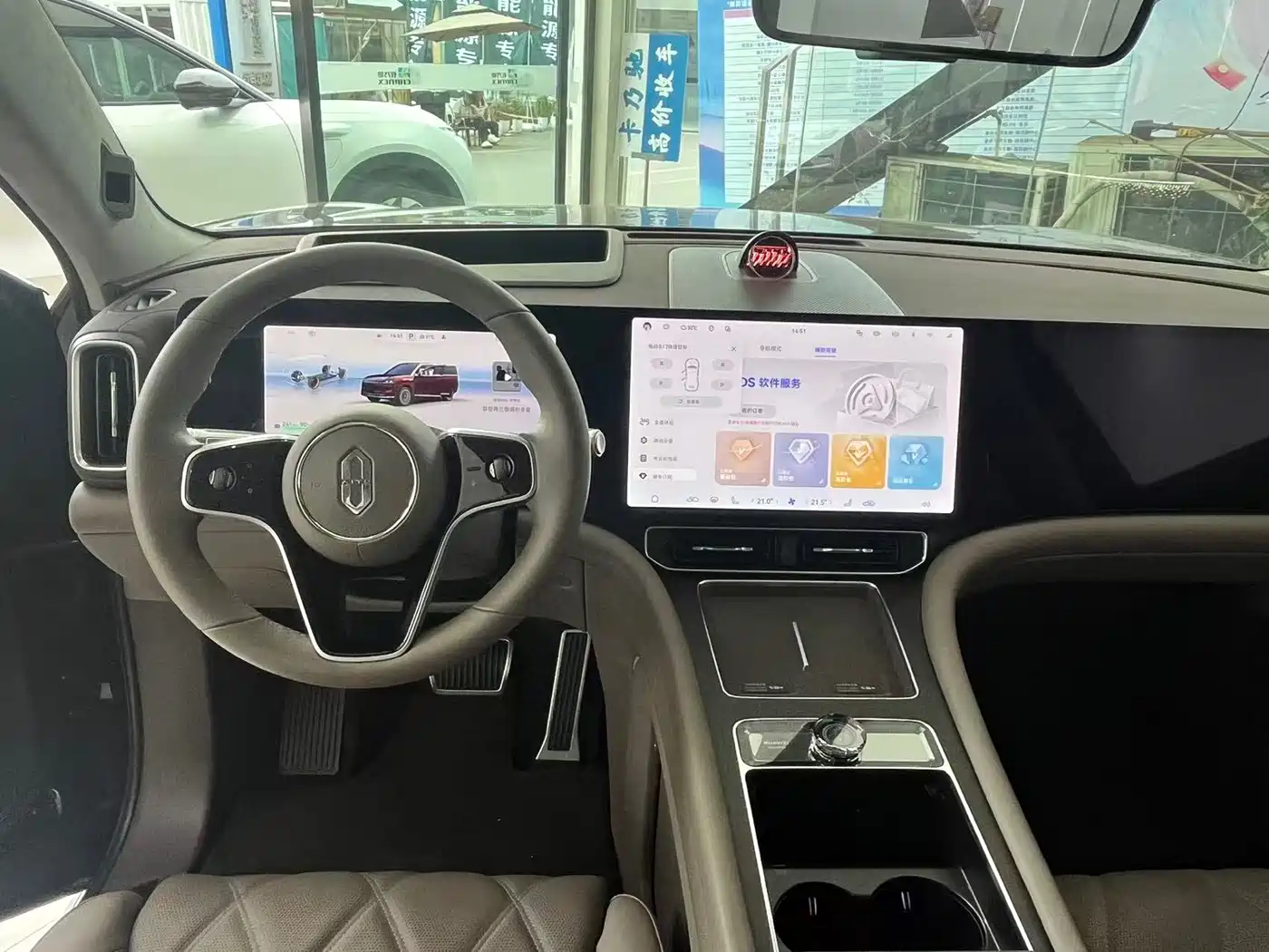 AITO Wenjie AITO M9 2025 Extended Range Ultra 52kWh 6-Seater фото 13