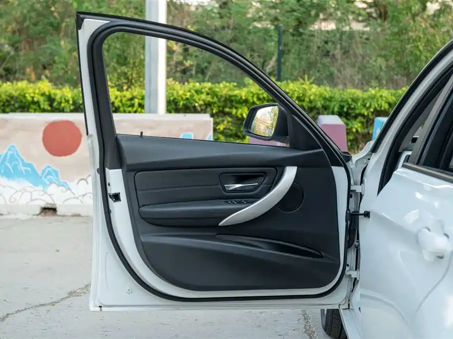 BMW 3 Series 2014 320i Fashion фото 36