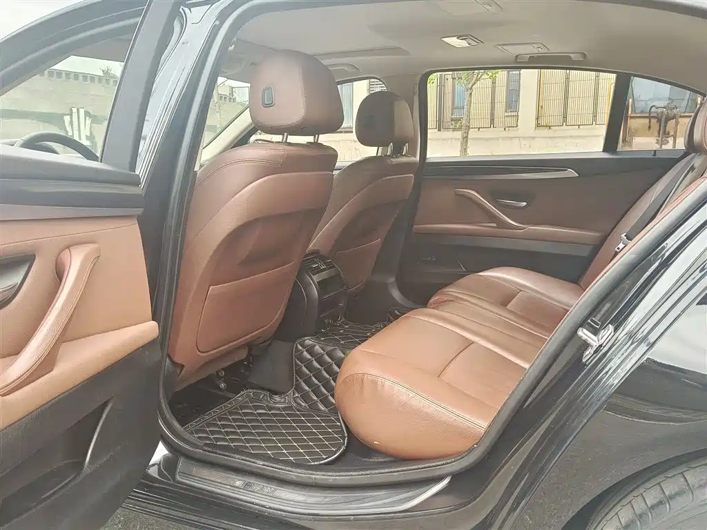 BMW 5 Series 2014 520Li Elegance фото 10