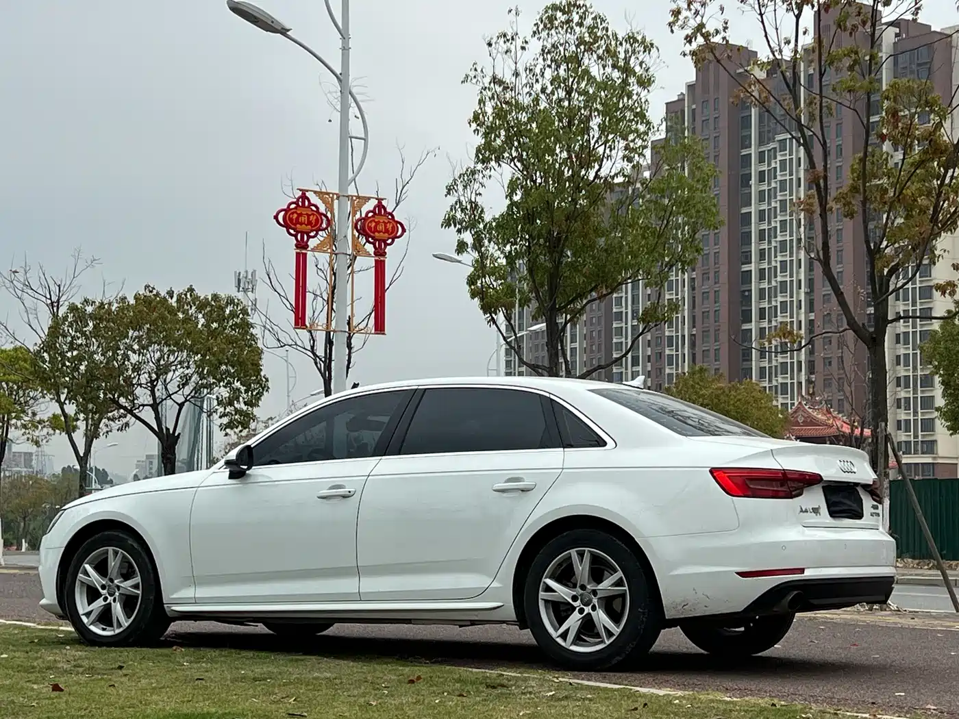 Audi A4L 2017 Plus 40 TFSI Progressive фото 9