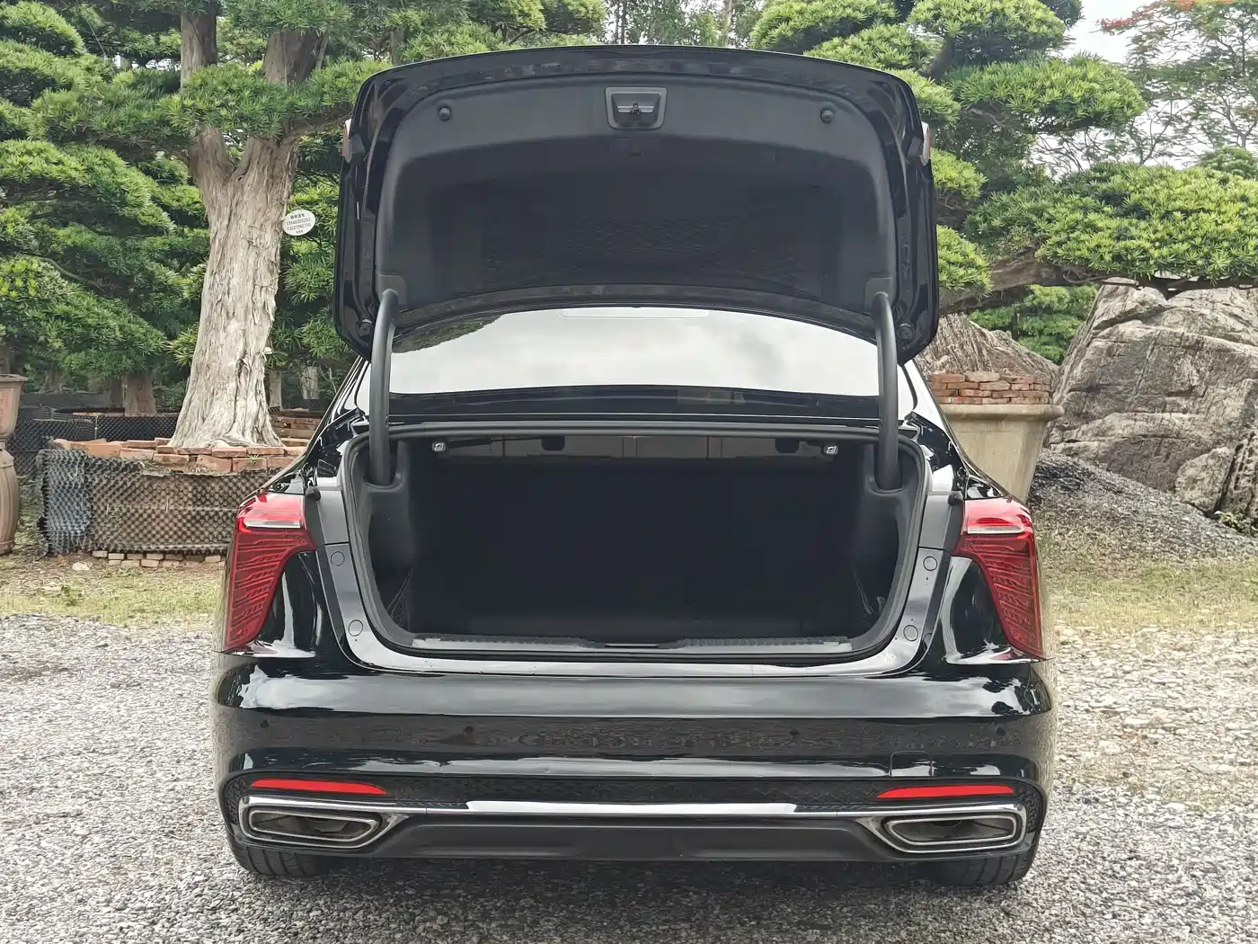 Hongqi H5 2025 2.0T Automatic Flag Celebration 500,000 Units Anniversary Edition фото 21