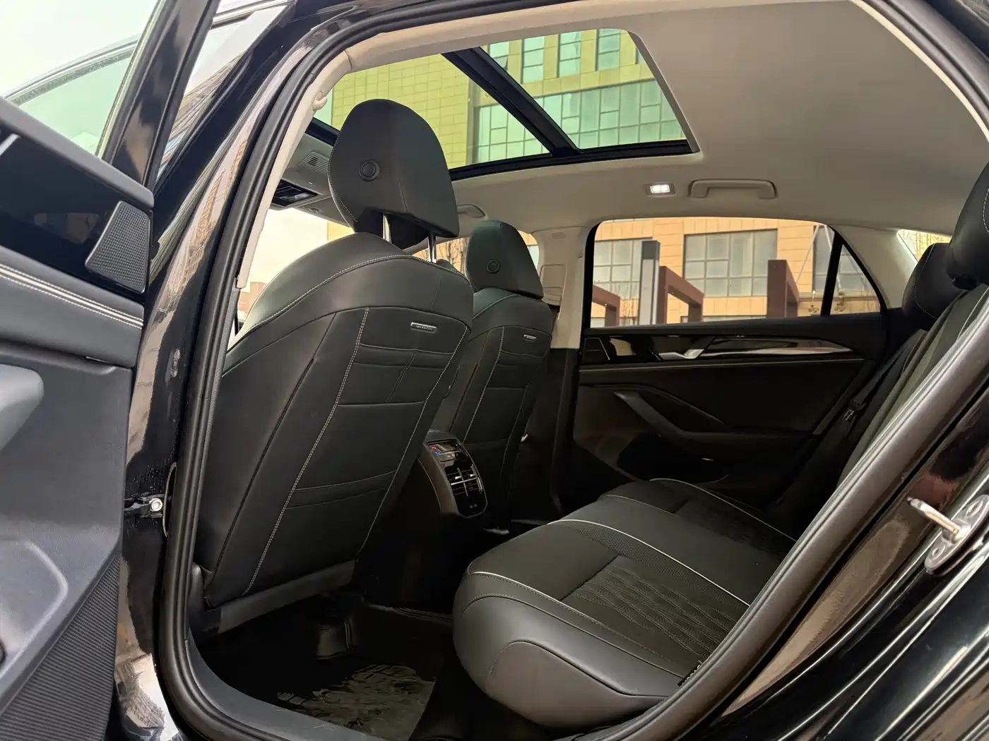 Volkswagen Magotan 2024 380TSI DSG Luxury Edition (Daimai Package) фото 8