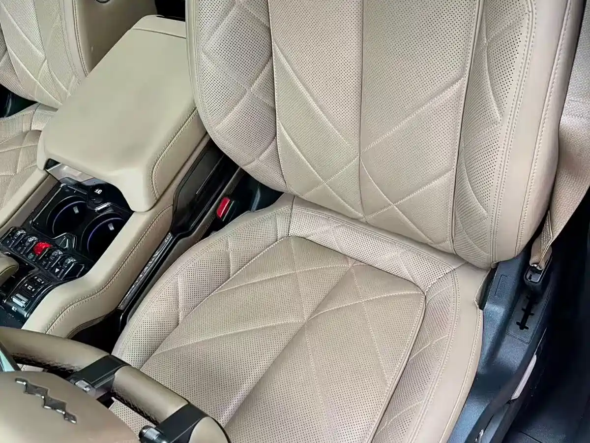Fang Cheng Bao Leopard 8 2025 Zhiyong Flagship 7-Seater фото 3