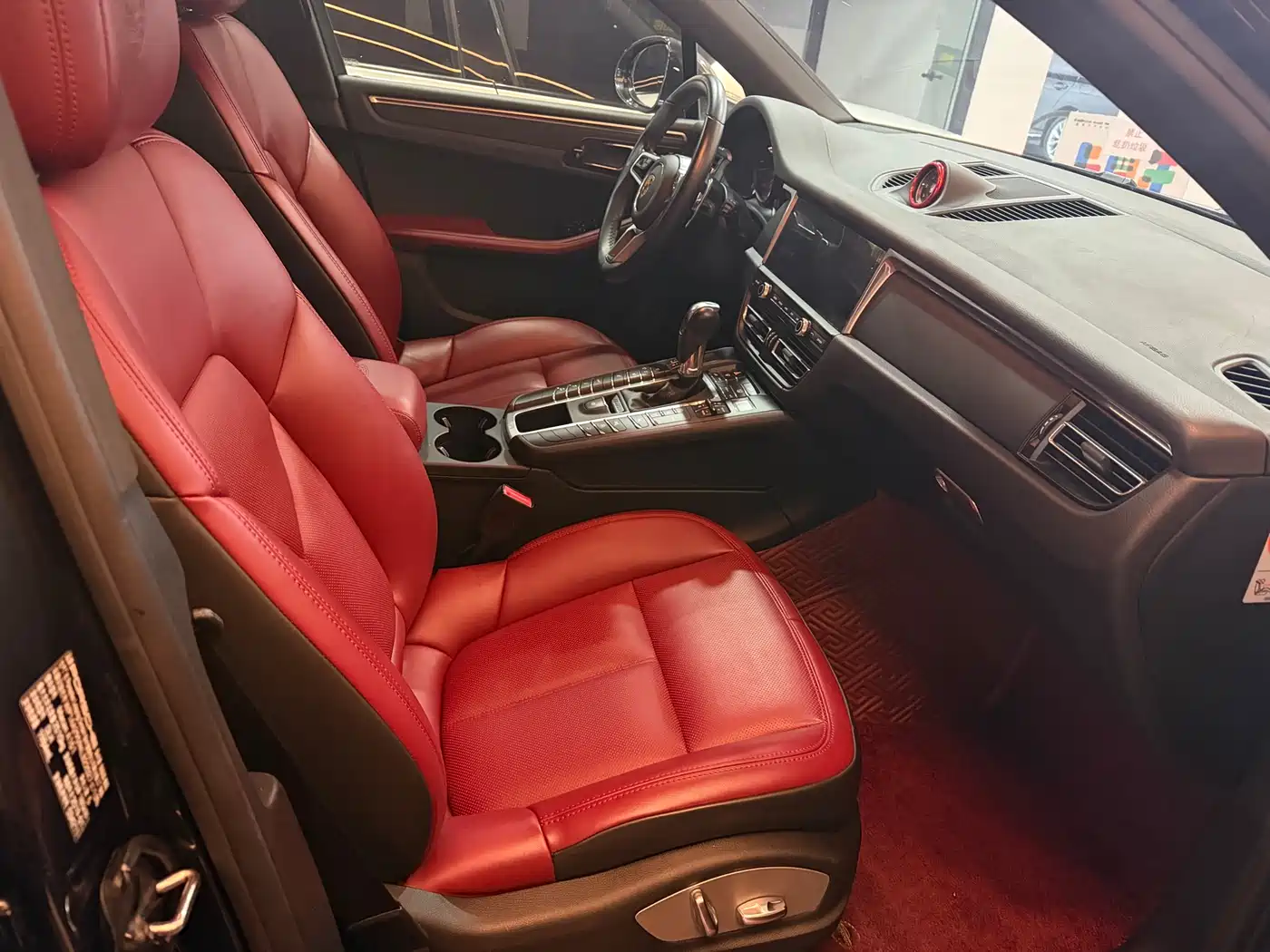 Porsche Macan 2018 Macan 2.0T фото 10