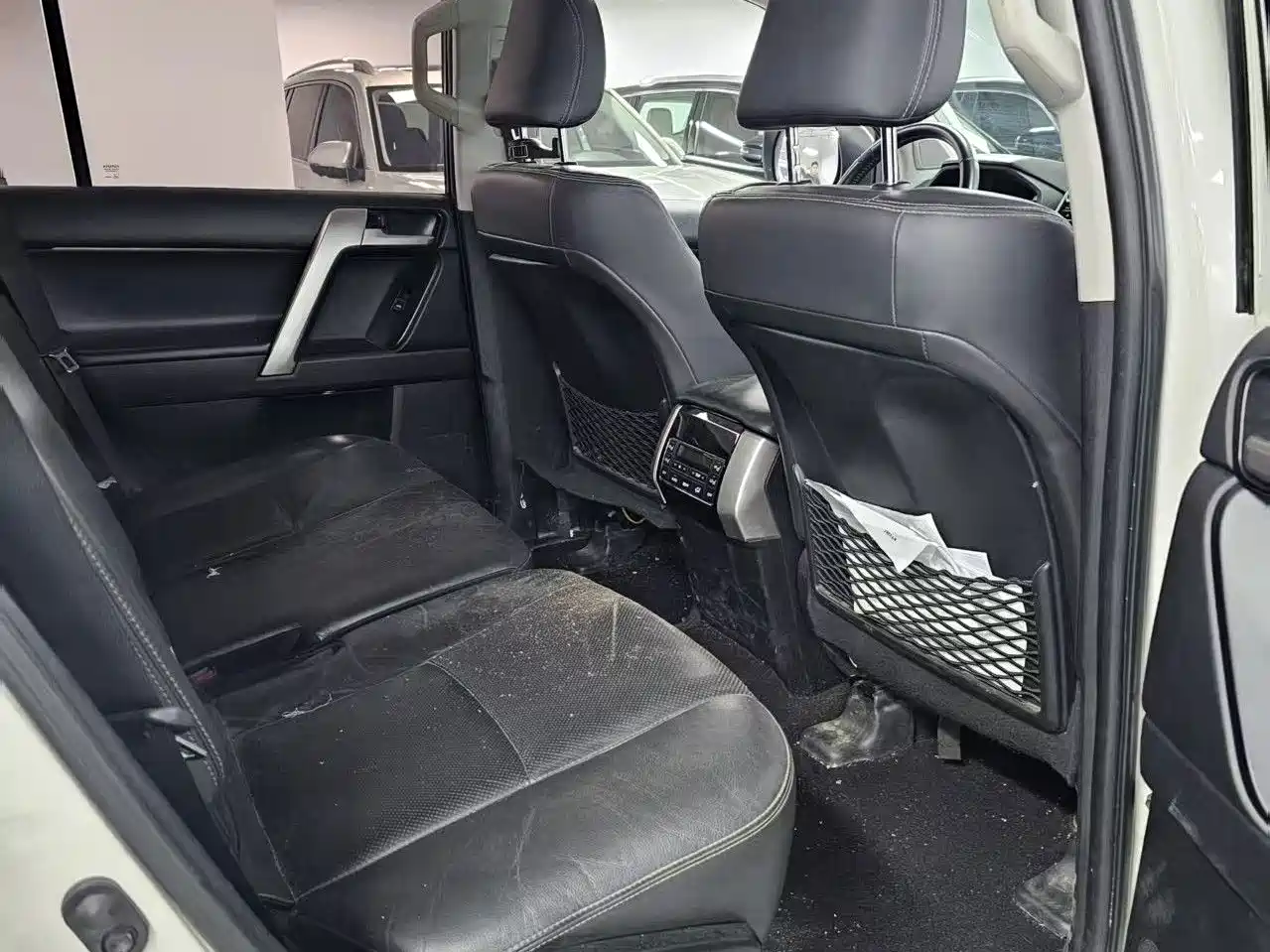 Toyota Prado 2018 2018 3.5L Automatic TX-L Rear-mounted Spare Tire
