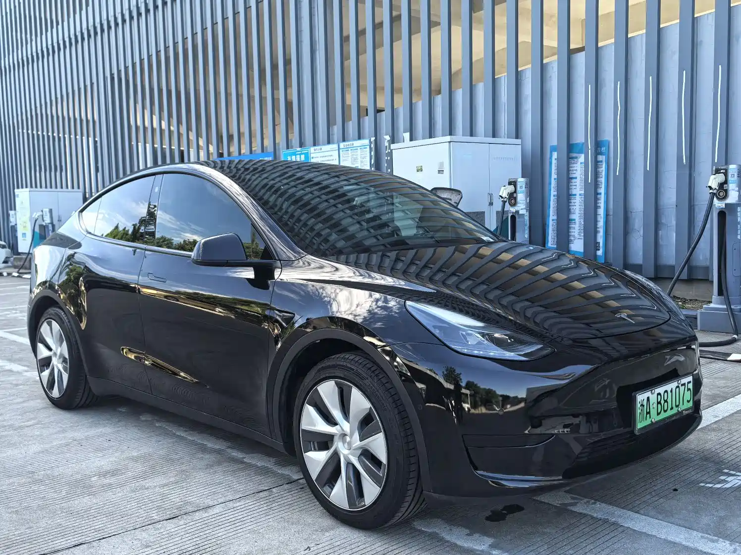 Фото 3 - Tesla Model Y