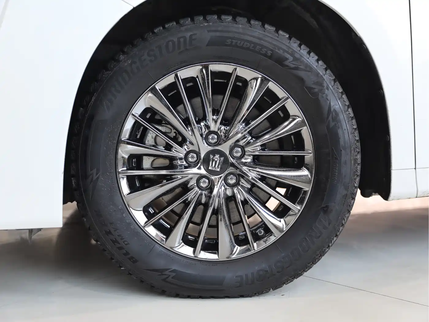 Toyota Vellfire 2021 Crown Hybrid 2.5L HV Premium Edition фото 5