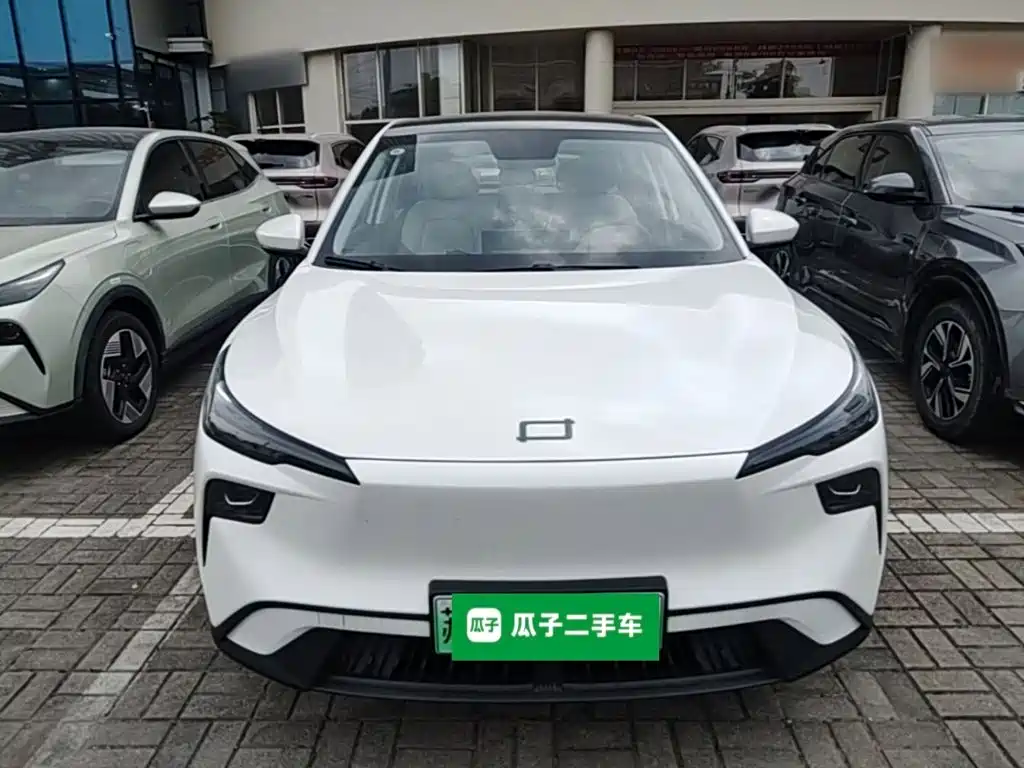 Photo 3 - Besturn Yueyi 03