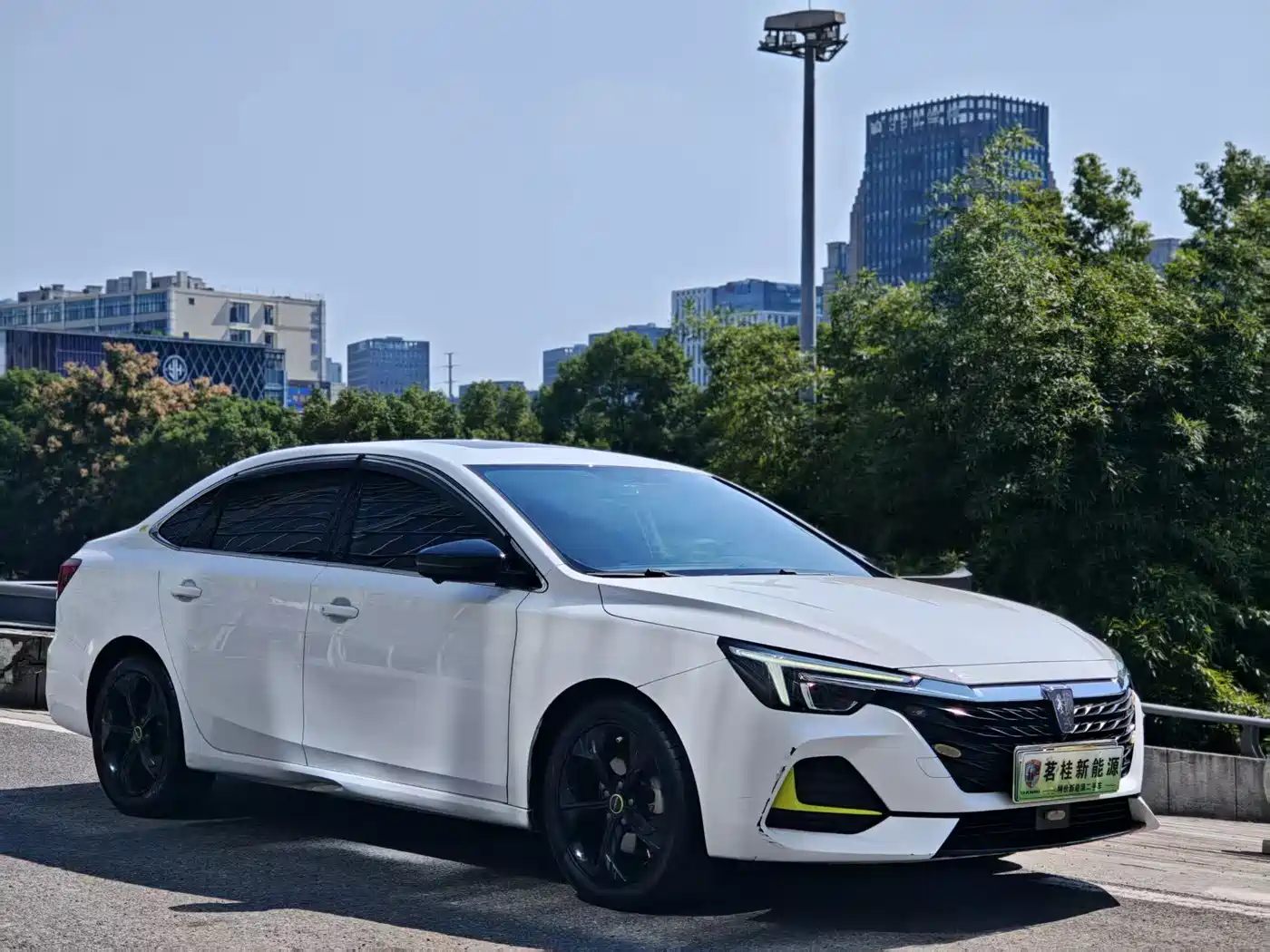 Roewe i6 MAX EV 2021 2020 Model 1.5T PHEV Cool Edition