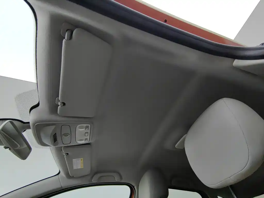 Renault Captur 2015 2015 1.2T Automatic Comfort Edition