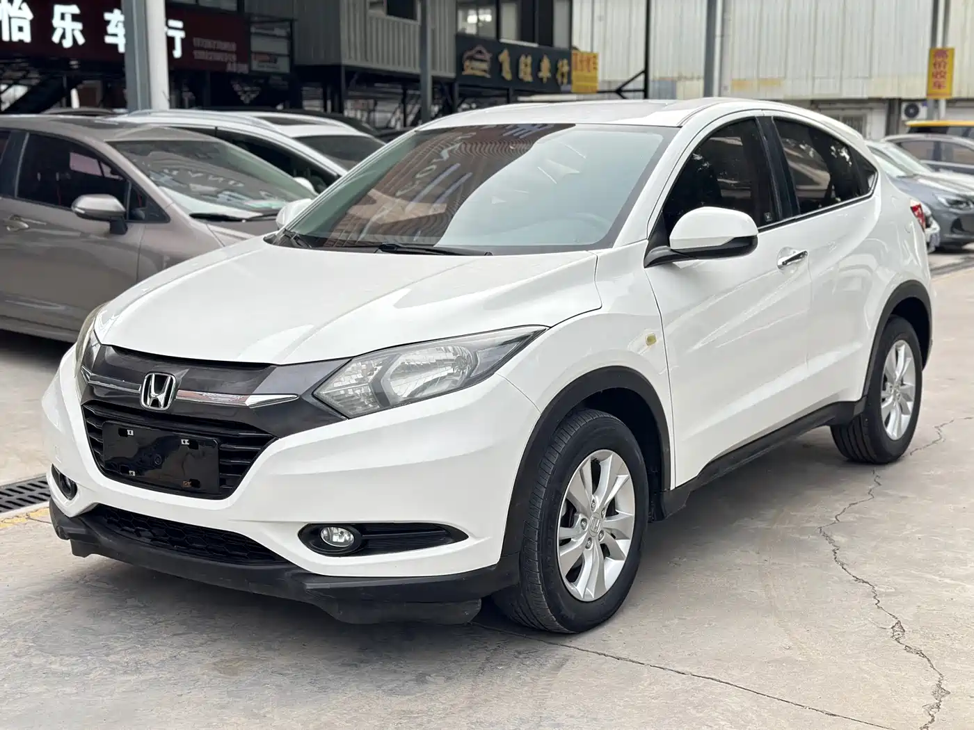 Honda Vezel 2015 2015 1.8L CVT FWD Elite