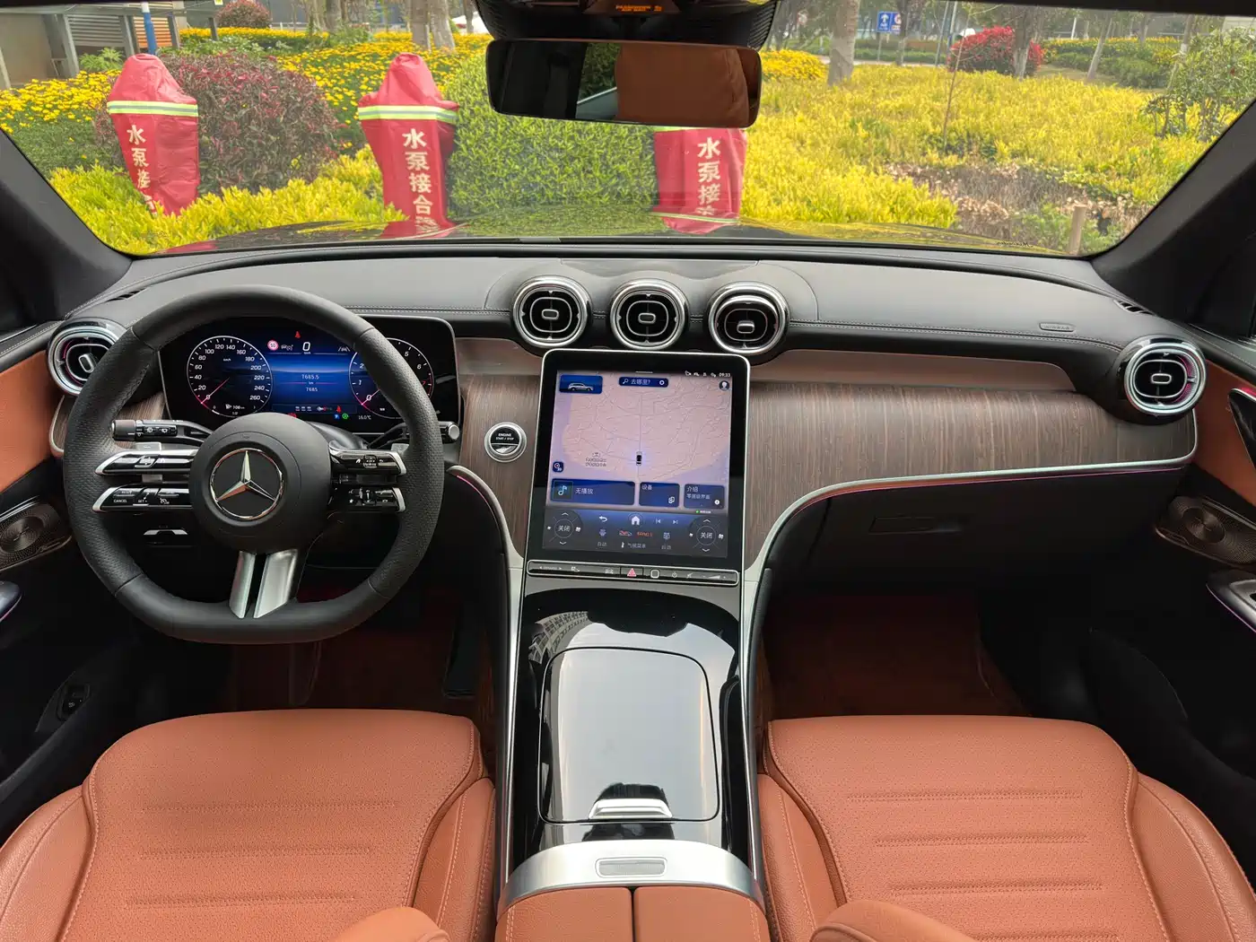 Mercedes-Benz GLC 2026 GLC 300 L 4MATIC Sport 5-Seater фото 14