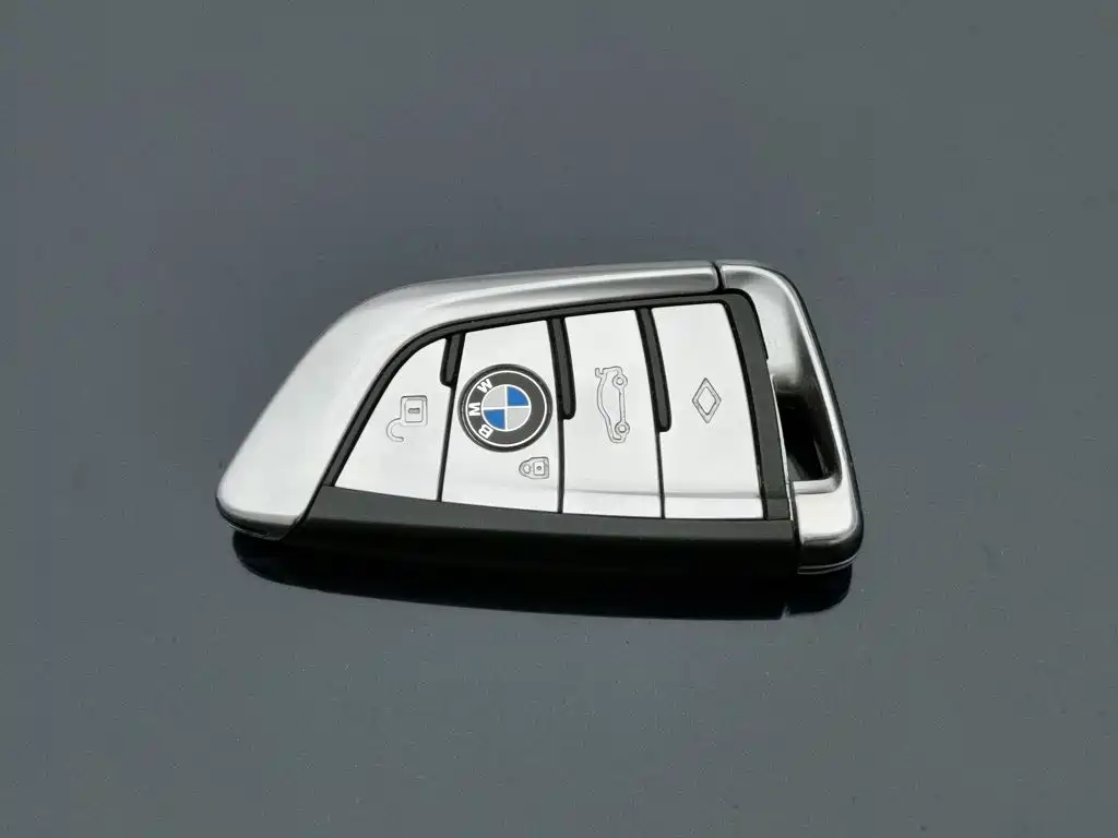 Фото 19 - BMW 7 Series