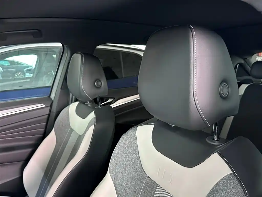 Volkswagen ID.4 CROZZ 2026 2025 Pure Enjoyment Edition