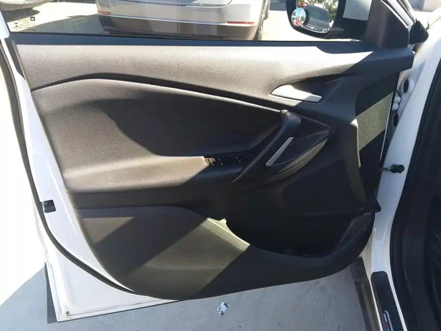Photo 7 - Chevrolet Trax
