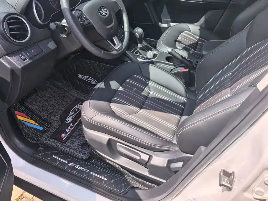 Besturn X40 2018 2018 Internet Celebrity Edition 1.6L Automatic Luxury
