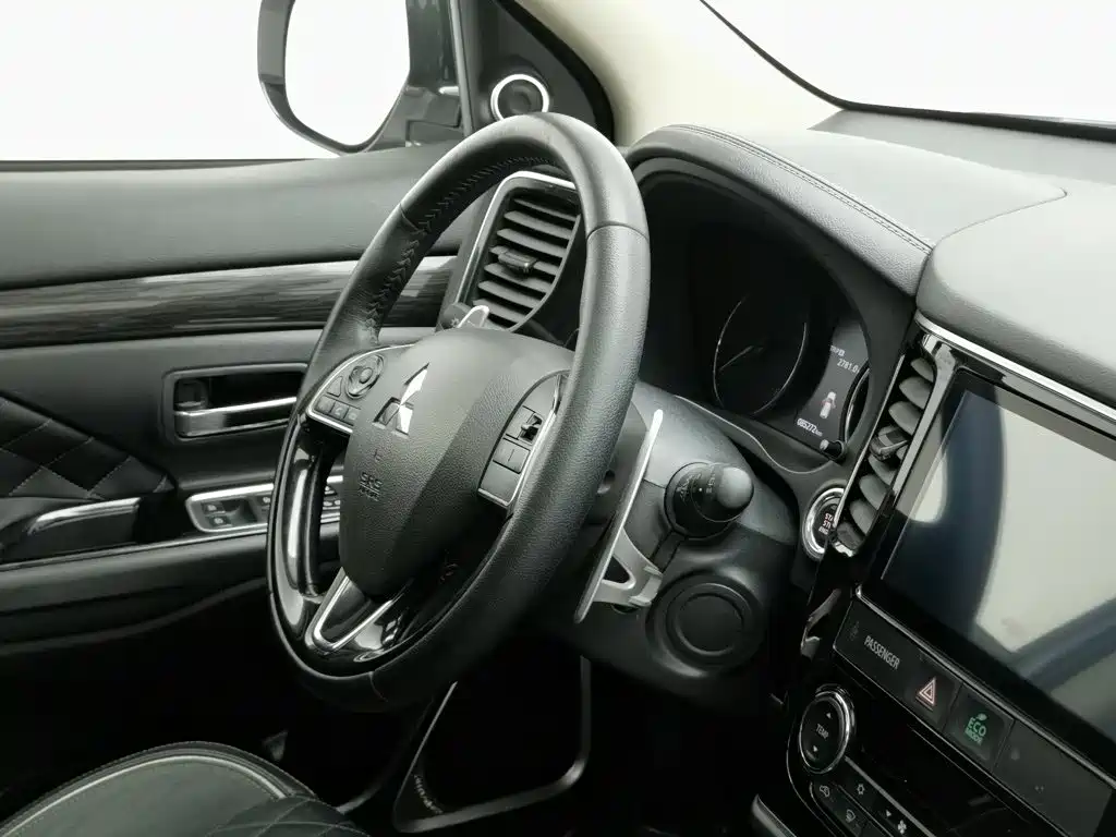 Photo 22 - Mitsubishi Outlander