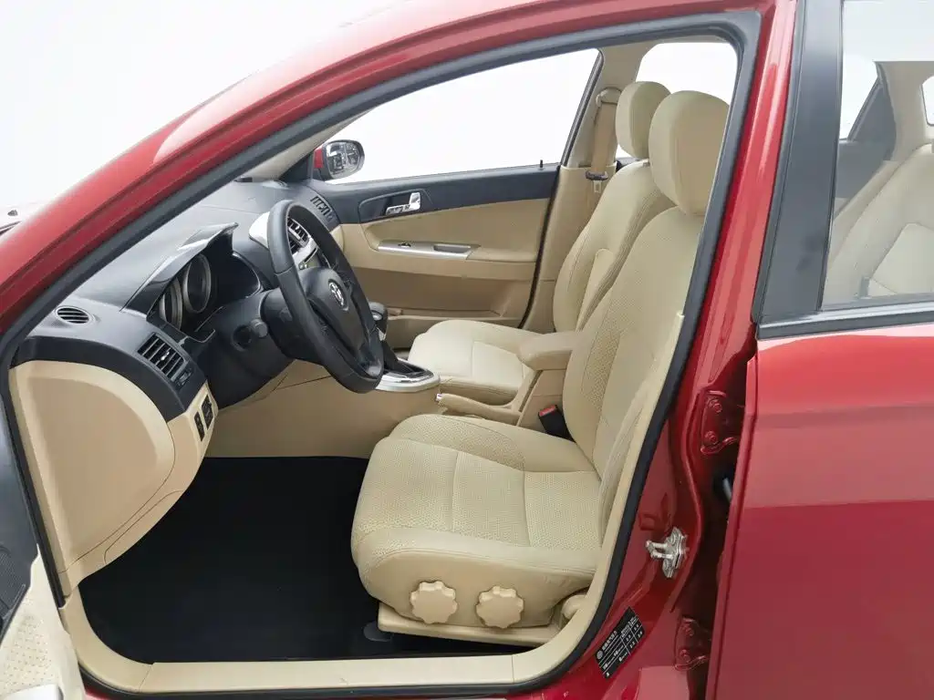 Zhonghua H330 2015 2013 1.5L Automatic Luxury