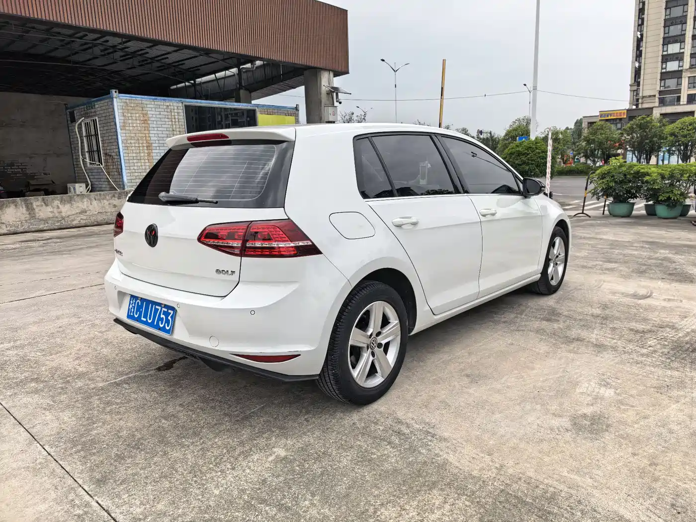 Volkswagen Golf 2017 1.6L Auto Comfort Millionth Edition фото 4