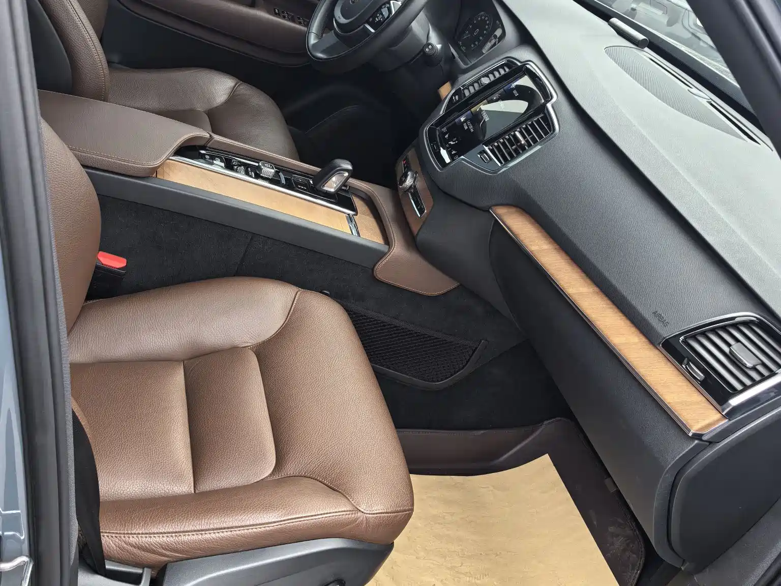 Фото 18 - Volvo XC90