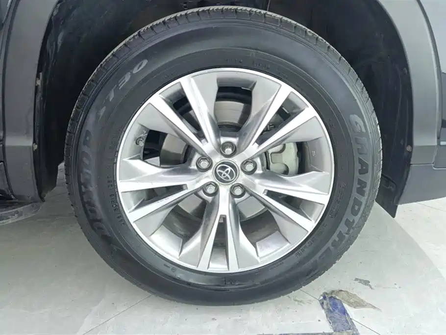 Toyota Highlander 2018 2.0T 4WD Elite 7-seater (China V) фото 6