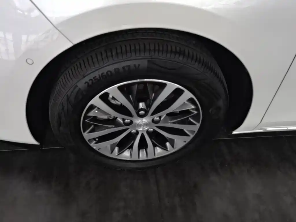 Фото 23 - Buick GL8