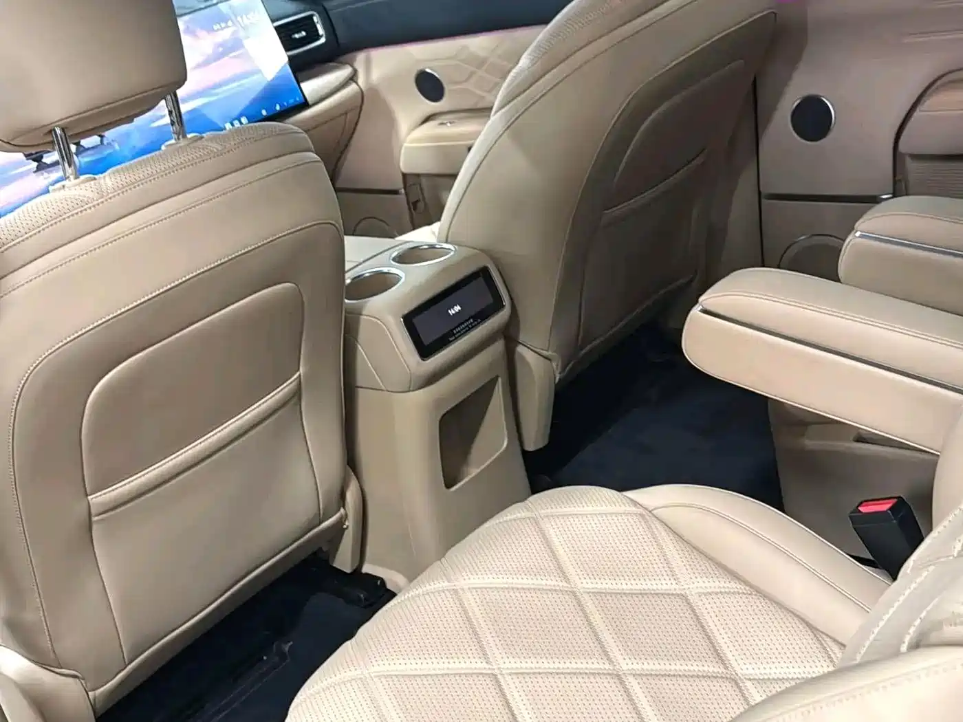 Chery Fengyun Fengyun T11 2025 2026 220 AWD Dual IMAX Theater Edition