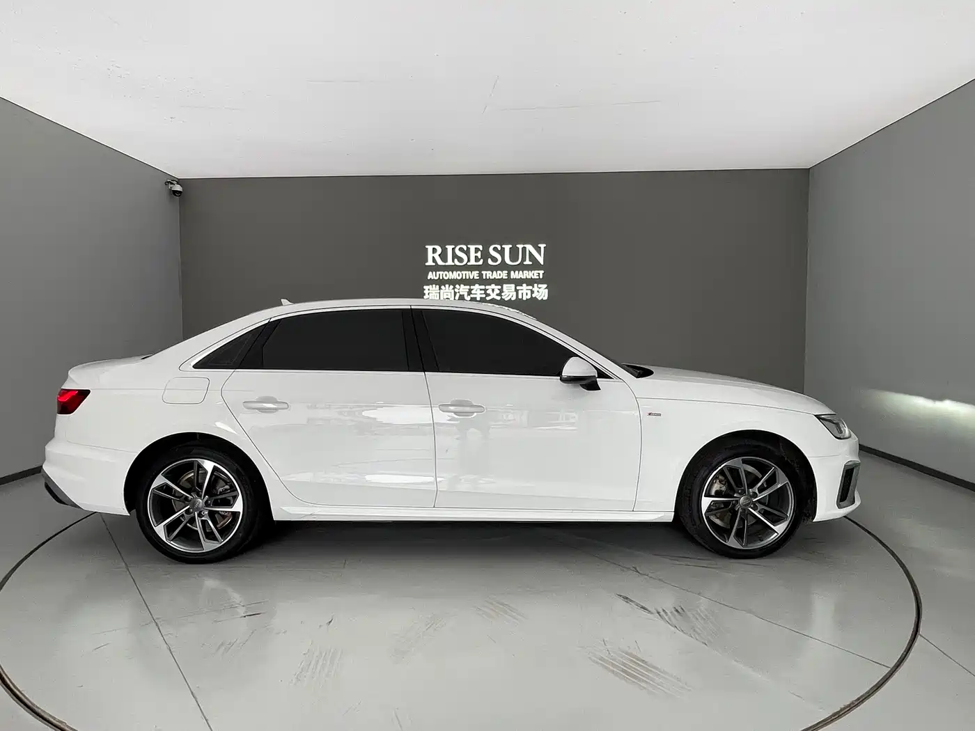Audi A4L 2020 40 TFSI Fashion Dynamic Edition фото 11