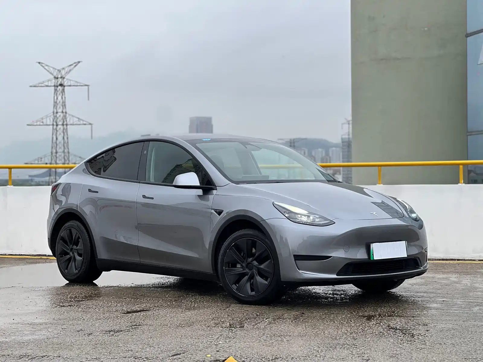 Фото 14 - Tesla Model Y