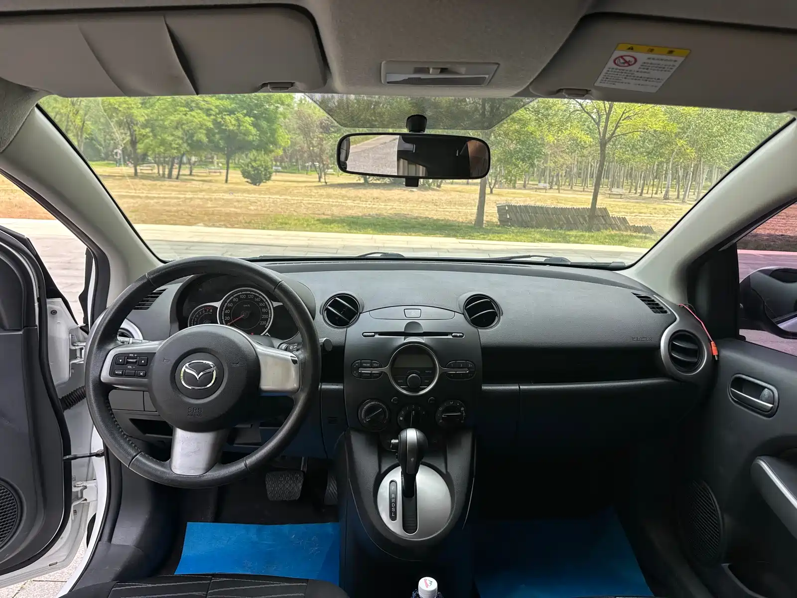 Фото 5 - Mazda 2