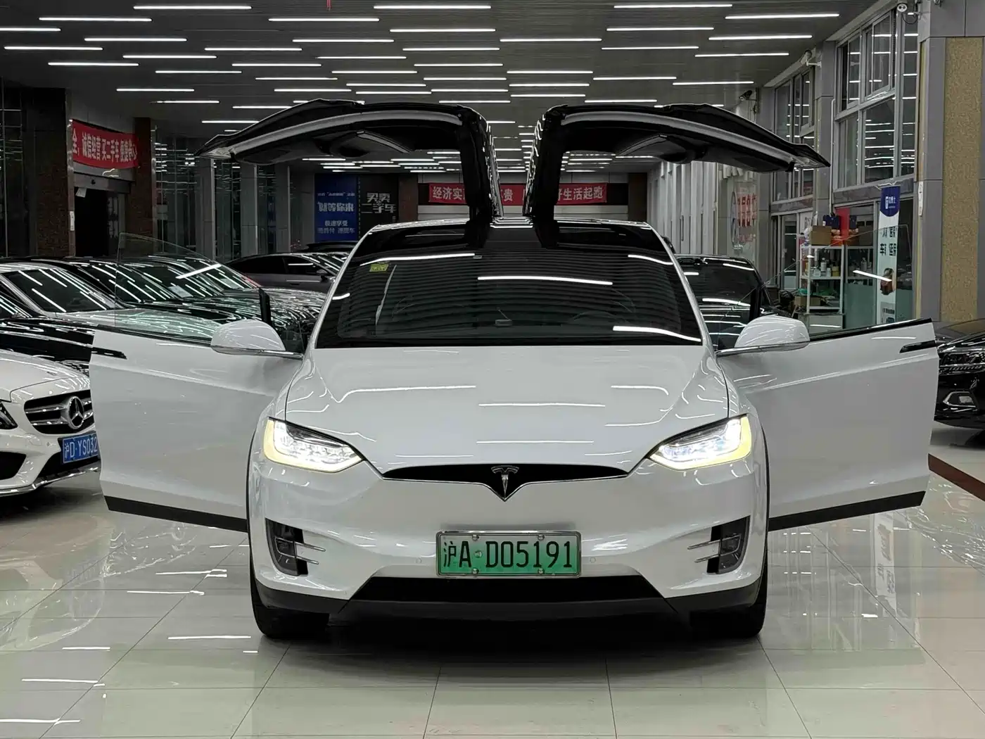 TESLA MODEL X