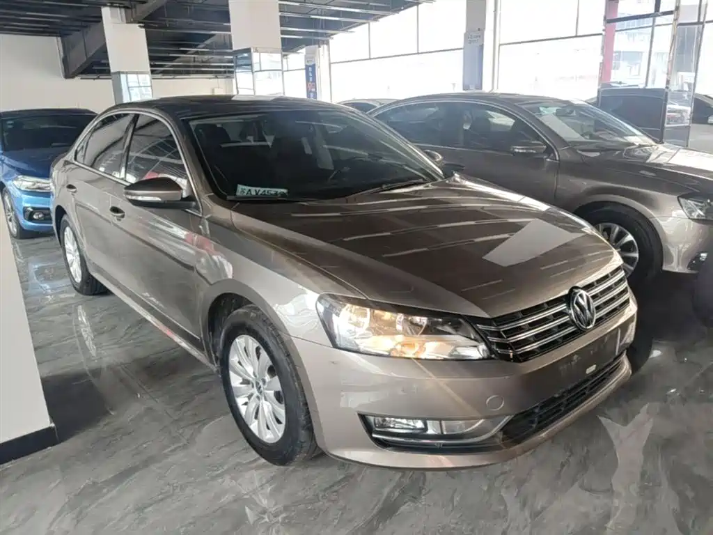 Volkswagen Passat 2015 1.8TSI DSG Honor Edition фото 4