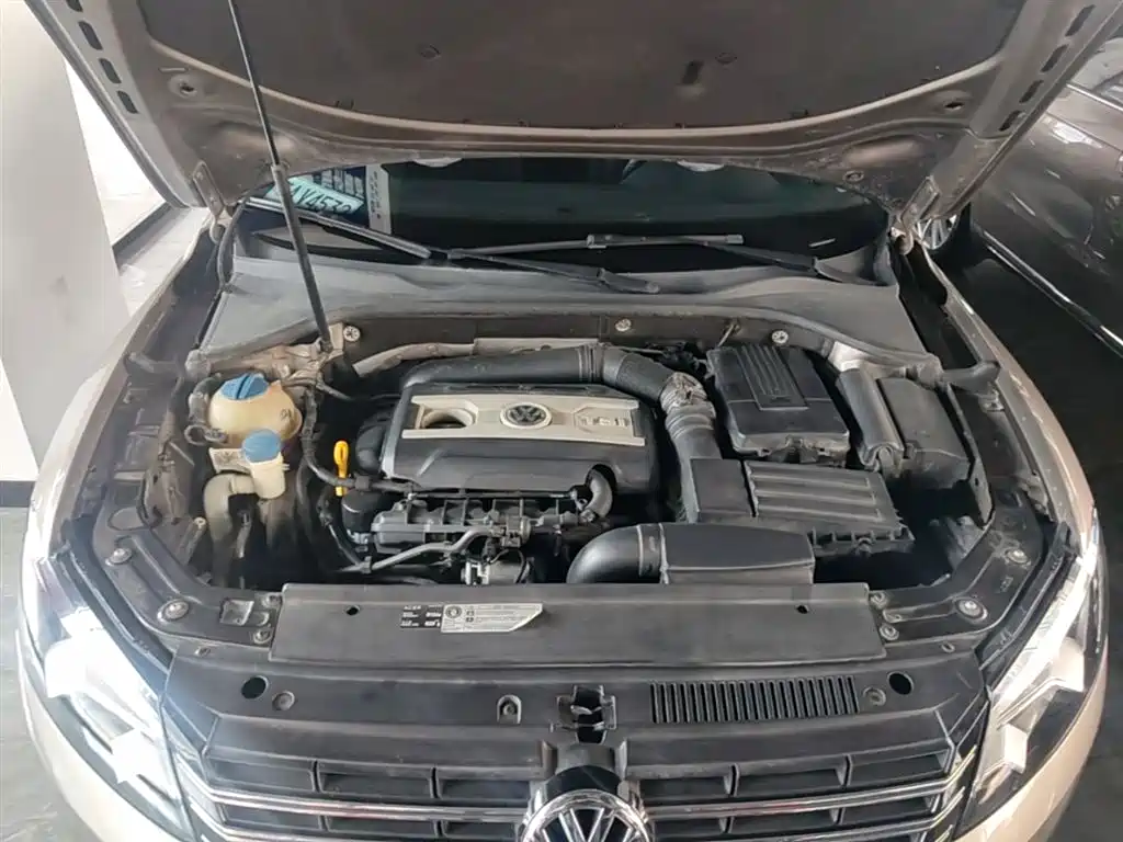 Volkswagen Passat 2015 1.8TSI DSG Honor Edition фото 20