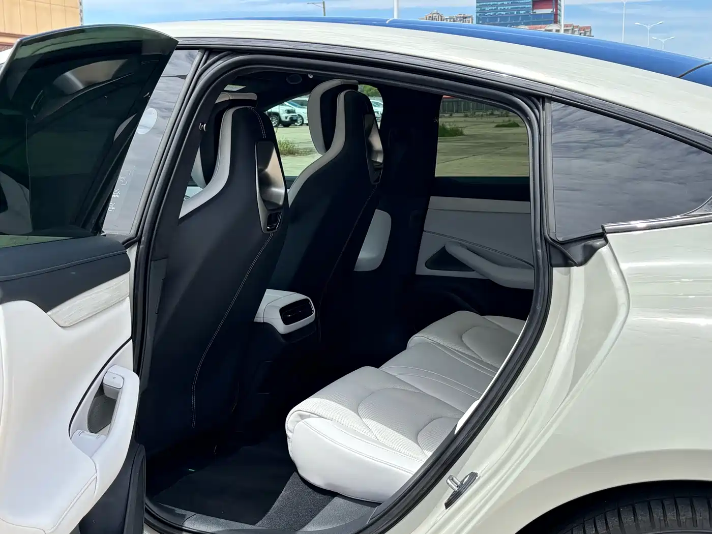 Xiaomi Auto Xiaomi SU7 2024 AWD Extended Range Advanced Smart Driving Max Edition фото 8