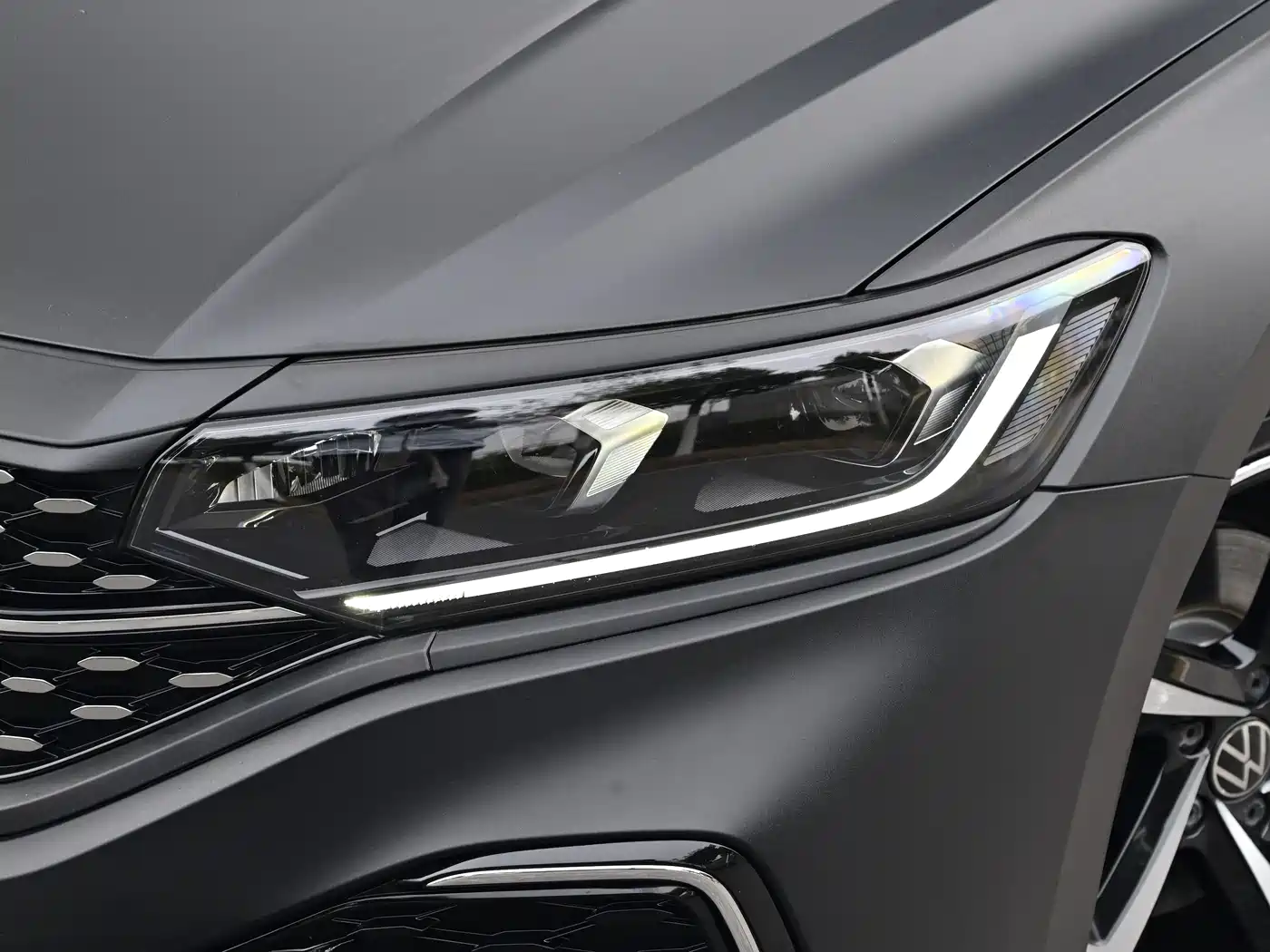 Volkswagen Passat 2024 Model 380TSI Starlight Elite фото 5