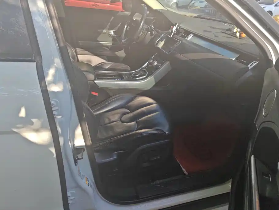 Land Rover Range Rover Evoque (Import) 2014 2013 2.0T 5-door Premium Edition